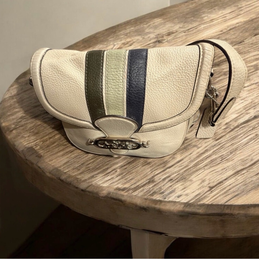 Coach Cream and Olive Crossbody leather jade  Bag 1924 - Picture 2 of 14